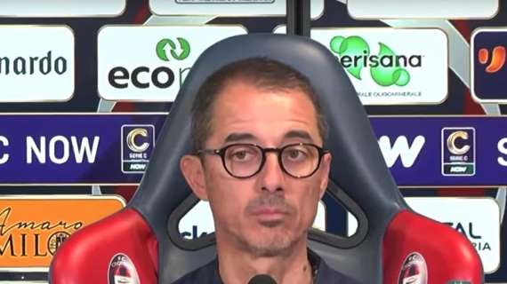 Longo, allenatore del Crotone: "È uno schifo!!!!"