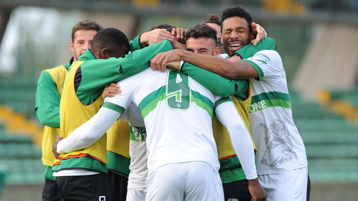Nel recupero l'Avellino cala il poker al Bisceglie