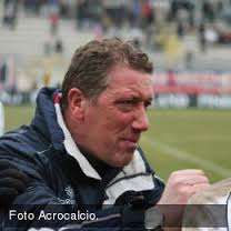 Nicola Tramutola ringrazia tutti ed attende buone notizie...