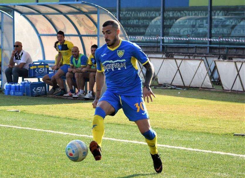 Il centrocampista del Palermo Valente suona la carica:"Uniti e compatti affronteremo il Potenza come se fosse la capolista del girone"