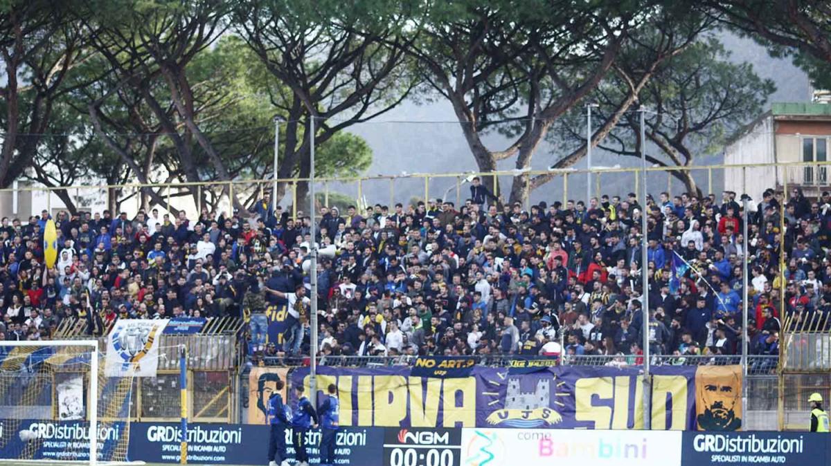Caos in casa Juve Stabia, club campano in amministrazione giudiziaria: "Bene strumentale di un clan"