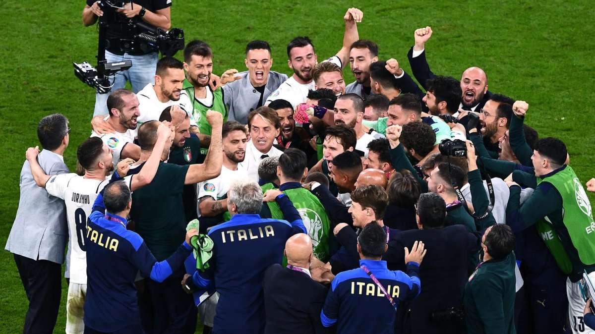 "Fiesta que es fantástica fantástica esta fiesta"... L'Italia batte la Spagna e vola in finale