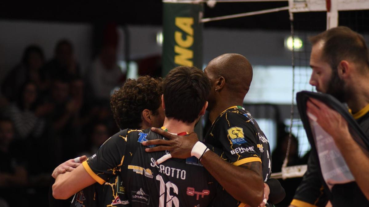 Pallavolo Serie A2: stop casalingo per la Rinascita Lagonegro, Brescia passa in tre set!