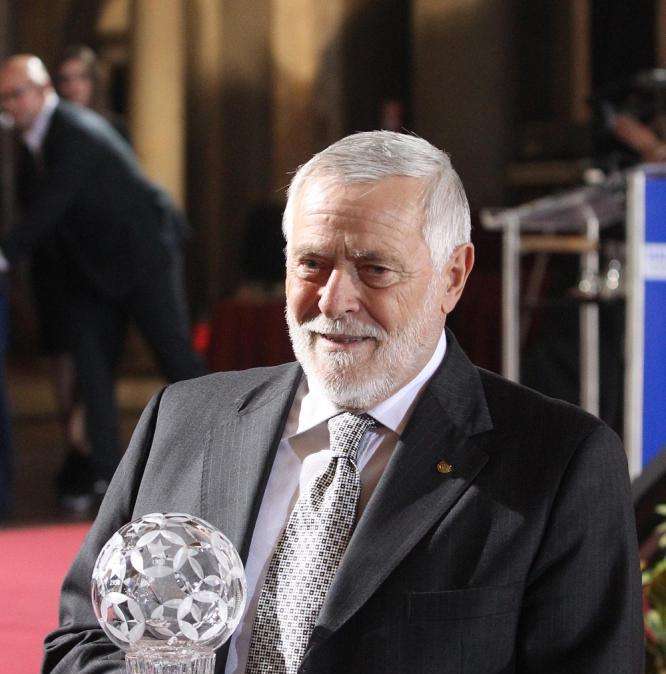 Calcio in lutto per la scomparsa dell'ex arbitro Luigi Agnolin...