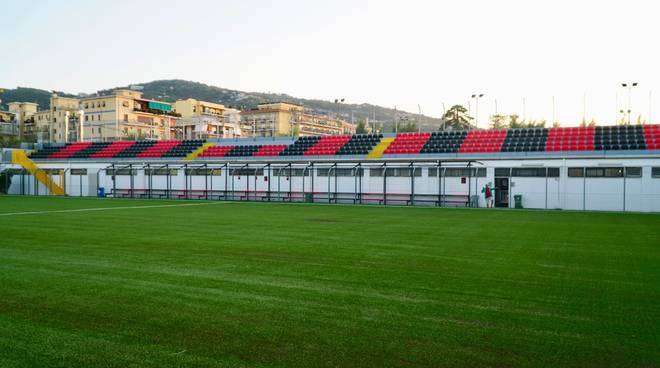 In attesa di un nuovo stadio il Sorrento continuerà a giocare a Potenza