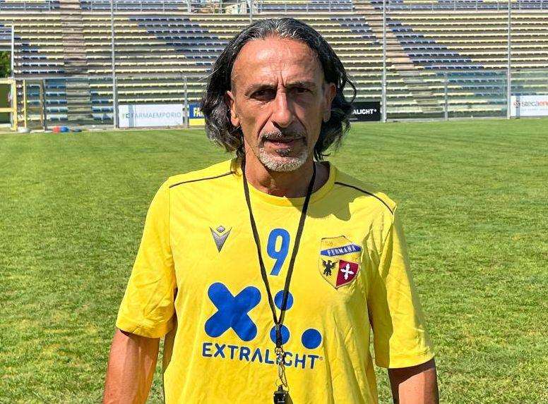 Il Monopoli pensa alla prossima stagione: per la panchina piace un ex attaccante di Empoli e Catania