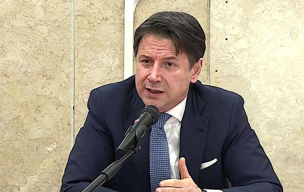 CdM, stato di emergenza fino al 31 gennaio e mascherine obbligatorie
