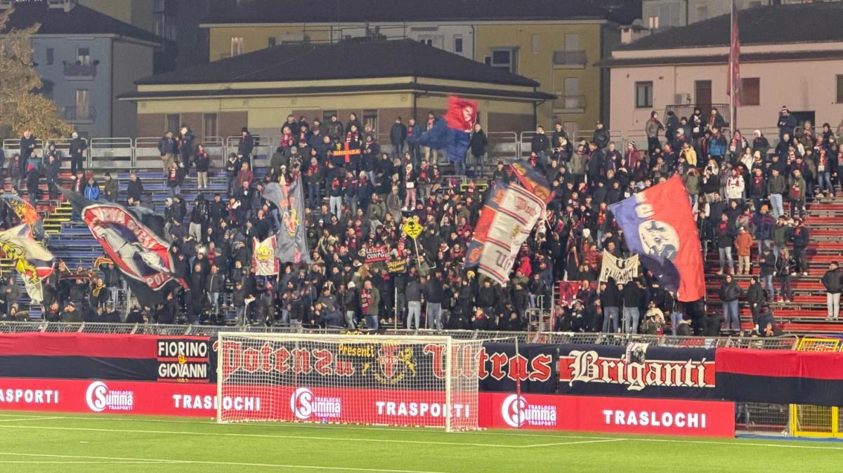 Giù dai divani, tutti al Viviani! 