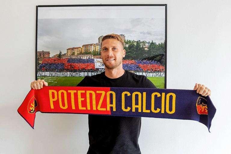 SUSSURRI DI UN RITORNO