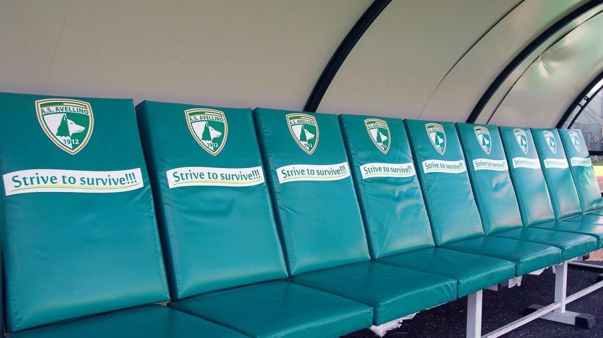 L'Avellino si ferma per tre sospetti casi di Coronavirus tra i calciatori in ritiro