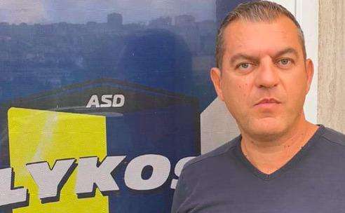 Il direttore tecnico della Lykos Leo Albano saluta la cantera gialloblù