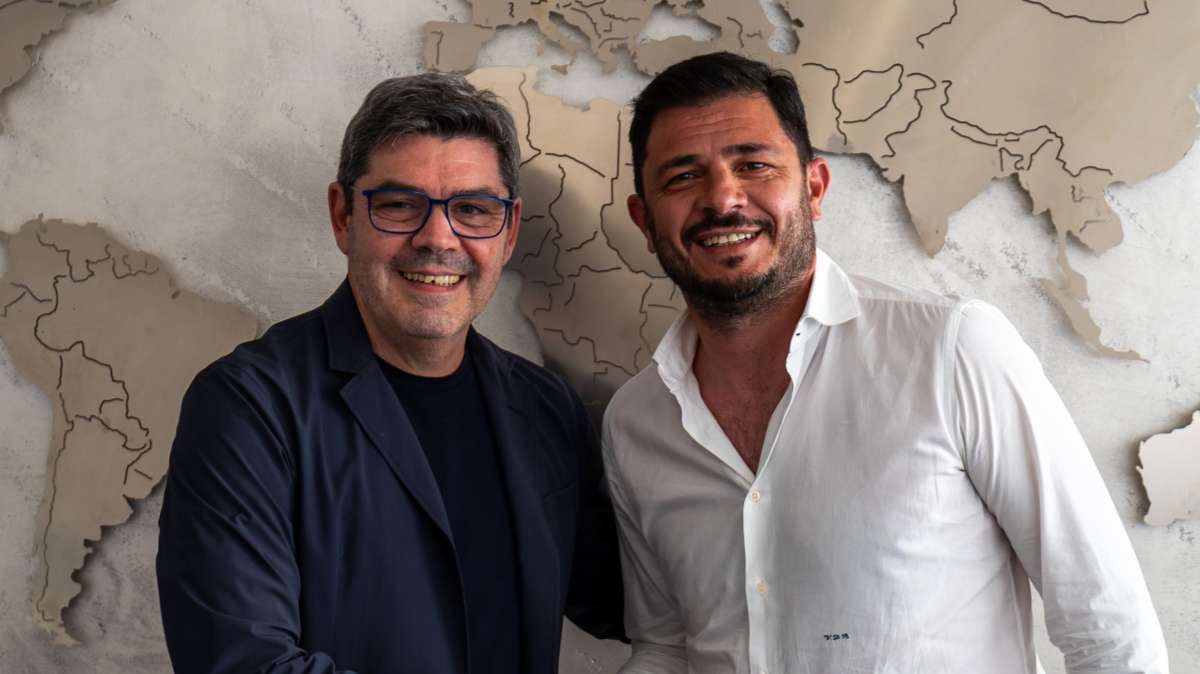 Il Casarano blinda il suo tecnico Vito Di Bari