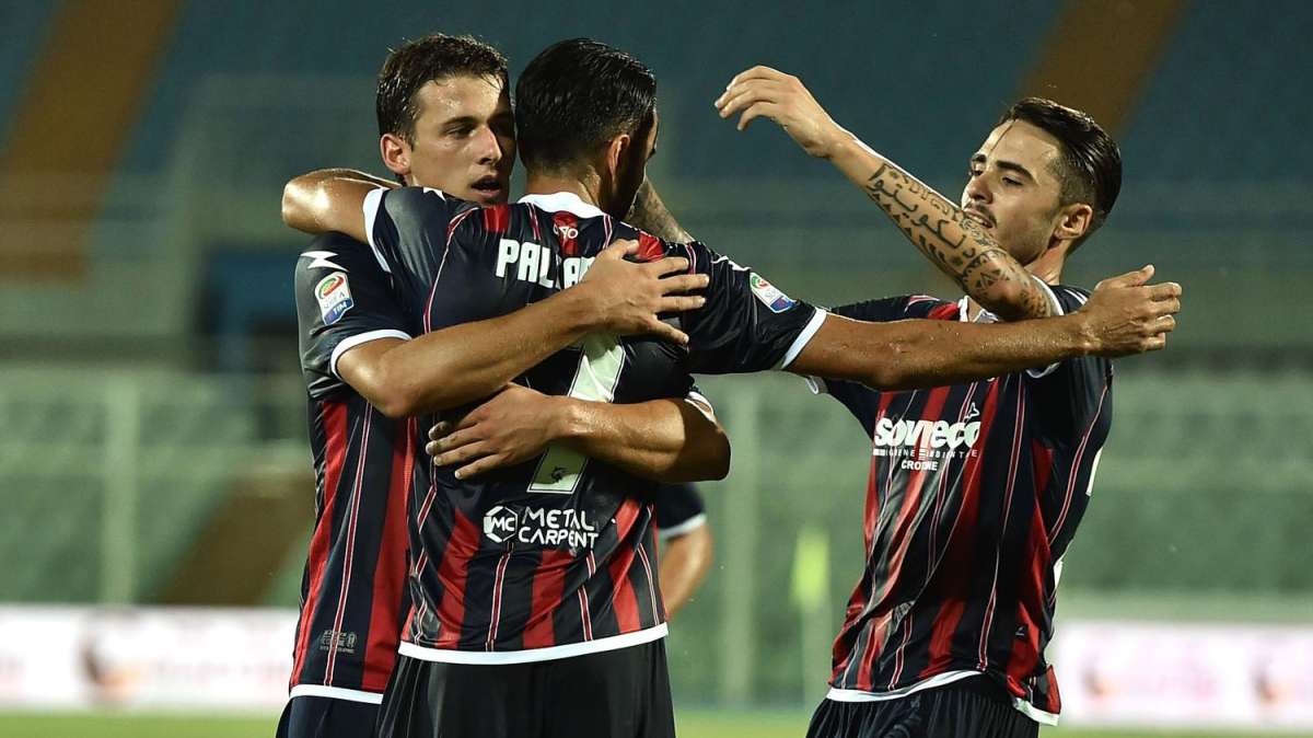 A Crotone più di qualche calciatore potrebbe finire fuori rosa