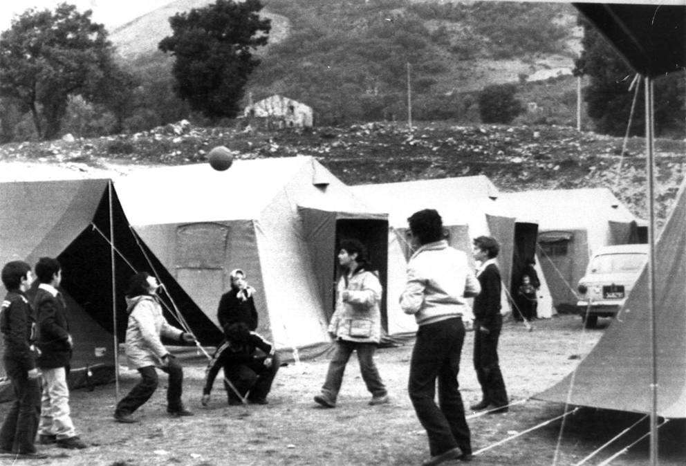 Terremoto del 1980, quando il "Viviani" divenne tendopoli.