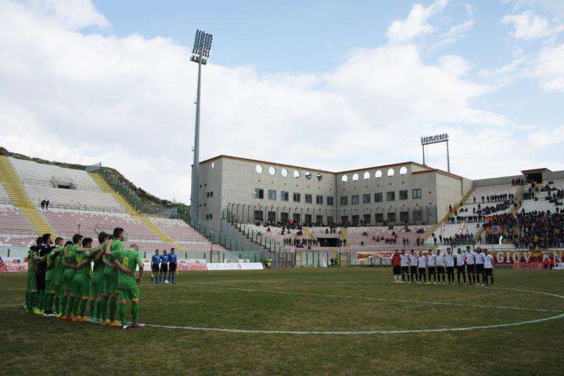 Il "Franco Scoglio" è troppo dispersivo, il Messina vuol tornare al "Celeste"...