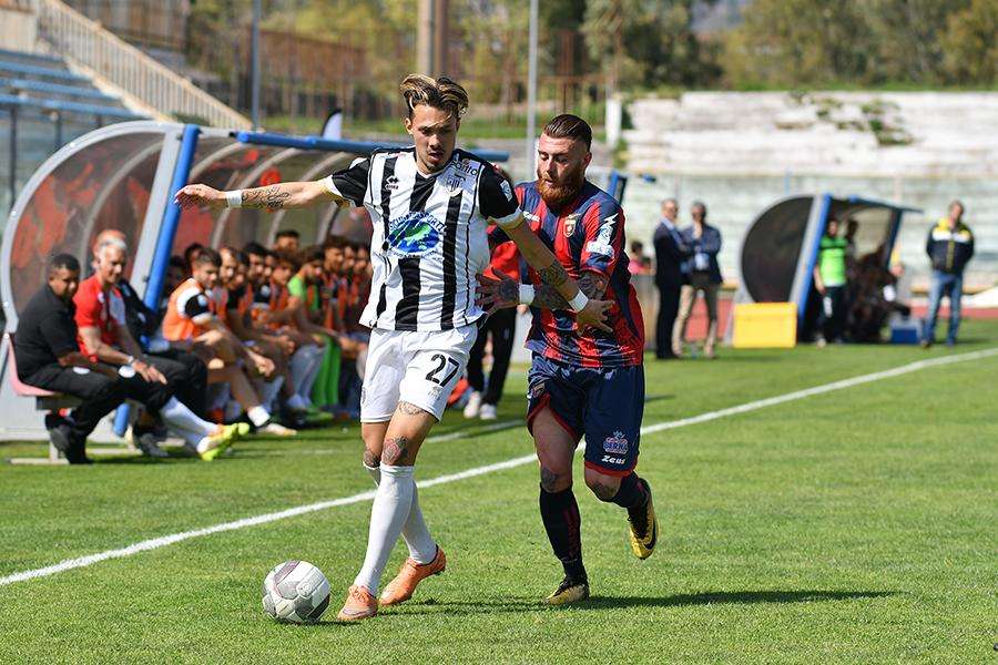 L'ex rossoblu Sonny D'Angelo: "Ecco perché ho esultato dopo il gol al Palermo"