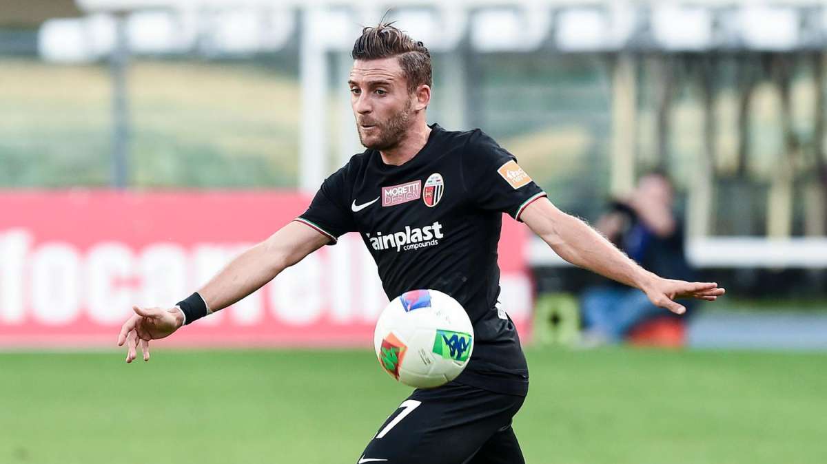 Laverone difensore Ternana: "A Potenza farà freddo ma noi vogliamo vincere le prossime 14 partite rimanere imbattuti ed entrare nella storia"