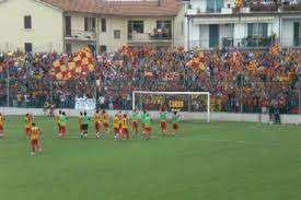 Giulianova: ultras assaltano i calciatori in albergo...