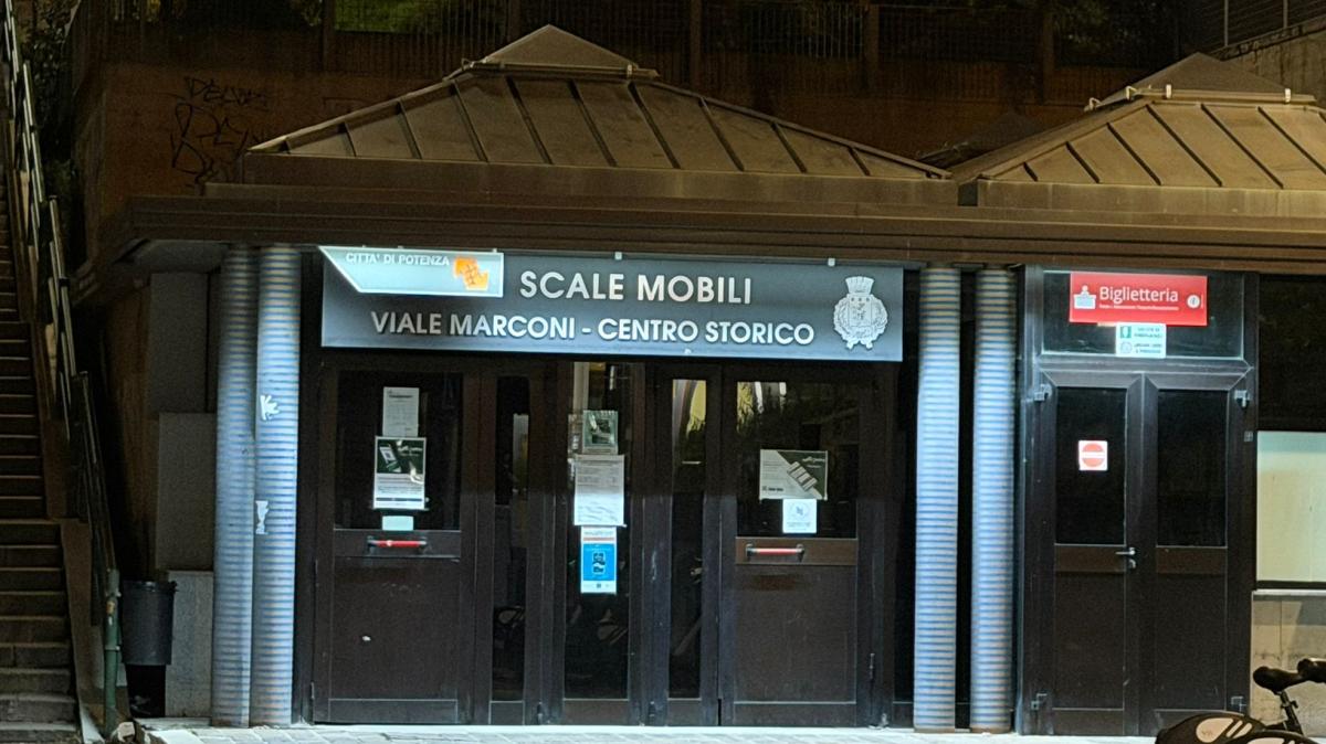 Una petizione per chiedere la riapertura della scala mobile "Prima", ecco come firmarla