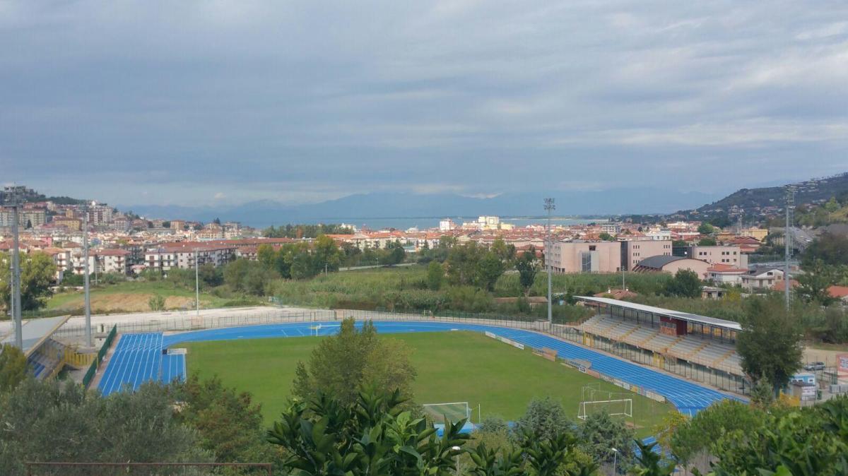 Tempi lunghi per lo stadio, la Scafatese pronta al trasloco temporaneo ad Agropoli!