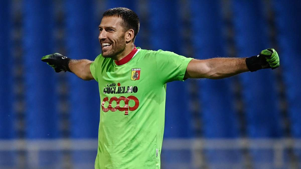 Emmausso interrompe l'imbattibilità della porta del Crotone
