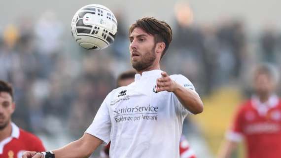 Un calciatore di origine ruotese vola in B con il Parma...