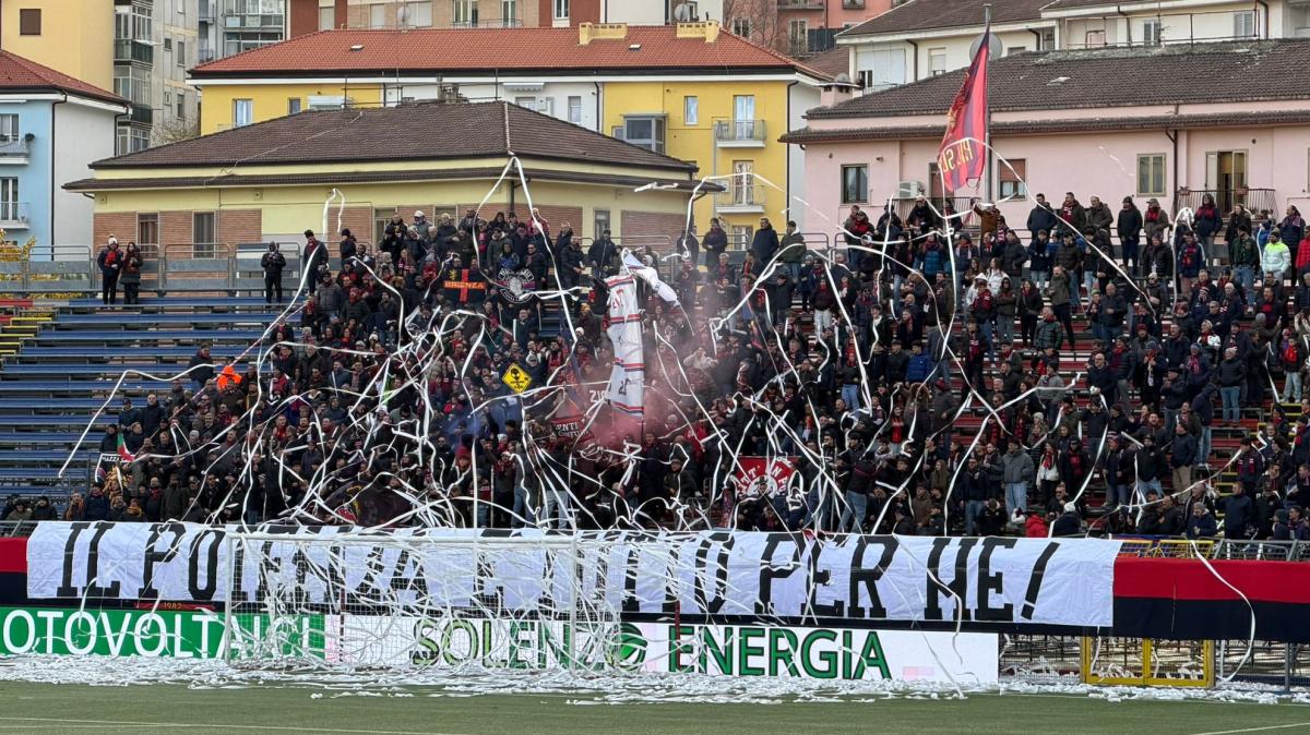 Giudice Sportivo: lancio di rotoli di carta all'interno del recinto di gioco, multa al Potenza