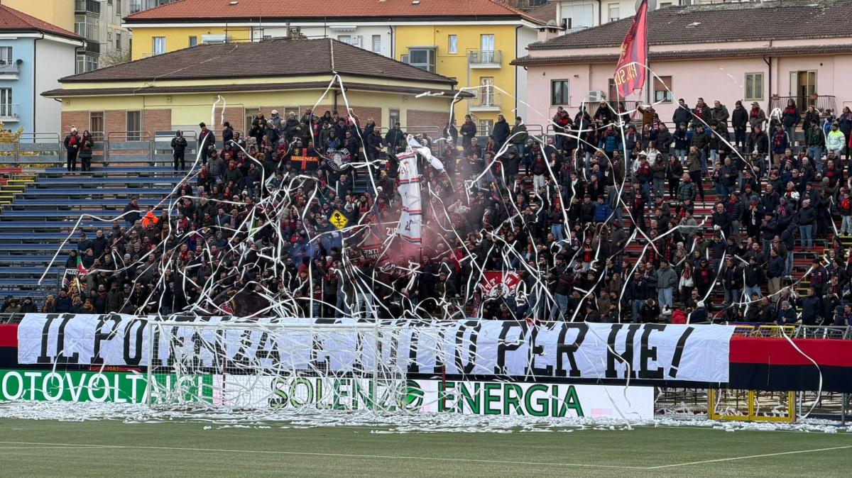 Sorrento-Potenza 2-2: il Potenza butta alle ortiche la vittoria, nel finale è Crecco a gelare il "Viviani"