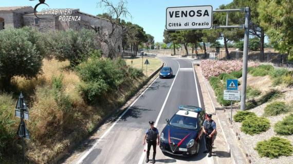 Carabinieri, un arresto per estorsione