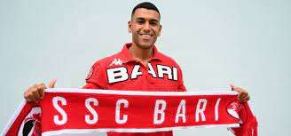 Sull'attaccante del Bari Cheddira si stanno già posando gli occhi di club importanti