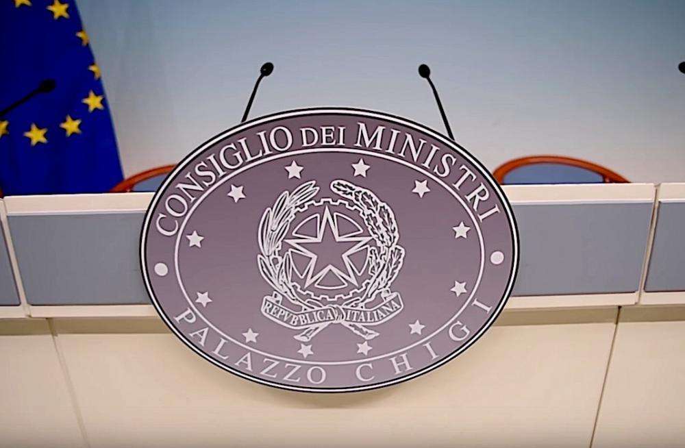 Fase 2, il Governo spiega chi sono i 'congiunti' con i quali ci si potrà vedere: la nota ufficiale.