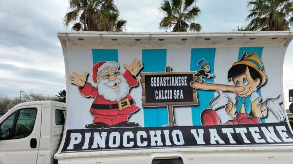 Pescara, i tifosi contestano il presidente Sebastiani con una vela pubblicitaria