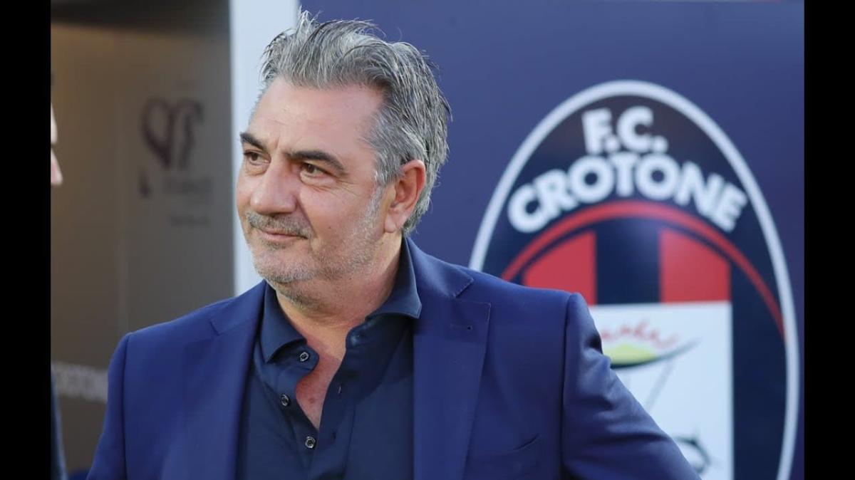 Crotone, completata l'iscrizione sul gong: la gioia di patron Vrenna: "C'è stato il serio rischio di non iscriverci"
