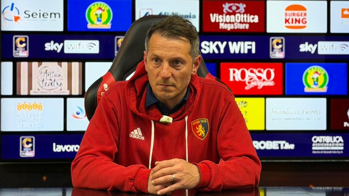 Potenza, mister De Giorgio nel post gara di Catania: "Prestazione di valore contro una squadra forte, ai play off servirà coraggio"