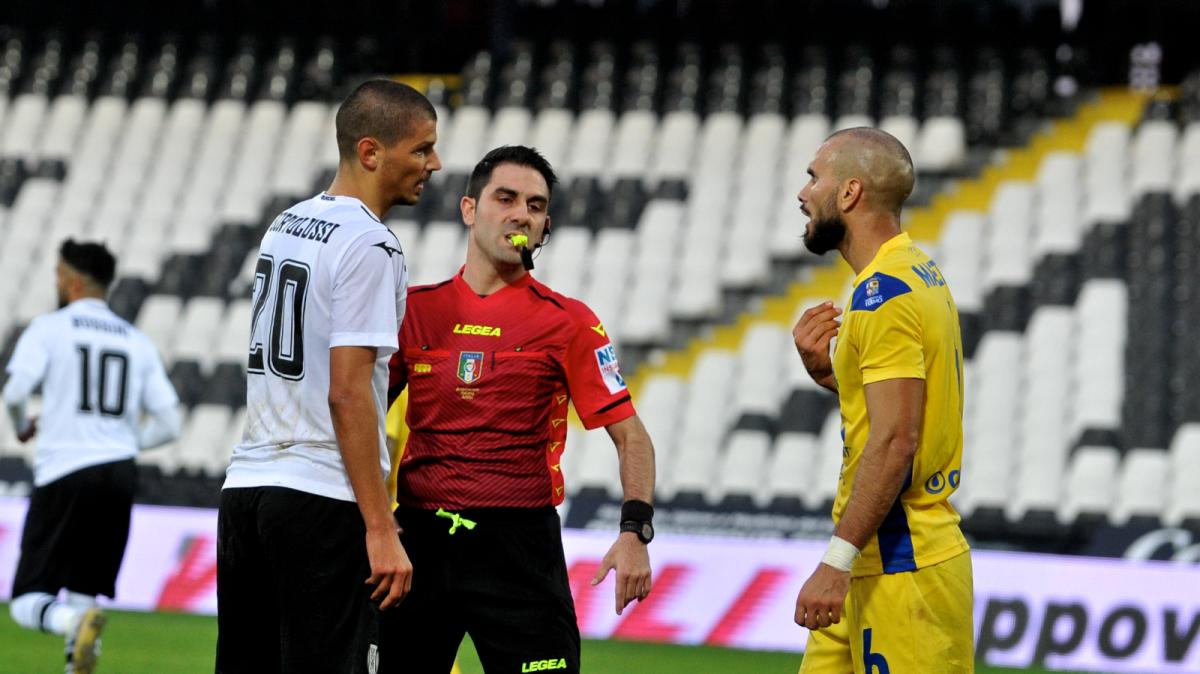 Picerno, caccia a un difensore svincolato: si valutano diversi profili tra cui un clamoroso ritorno!