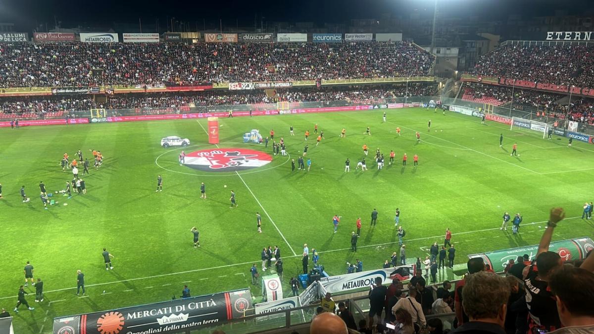 Foggia, in vista della sfida contro il Potenza prezzi ridotti: patron Casillo chiama a raccolta il pubblico, “Adesso serve esserci, tutti"