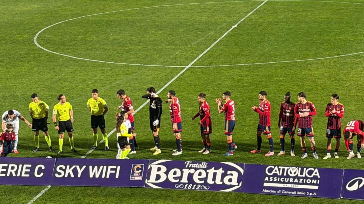 Continua il mal di trasferta per il Potenza, allo "Scida" vince il Crotone 2-0!