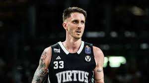 Basket, la Virtus Bologna è sotto shock: Achille Polonara è stato ricoverato per una leucemia mieloide  