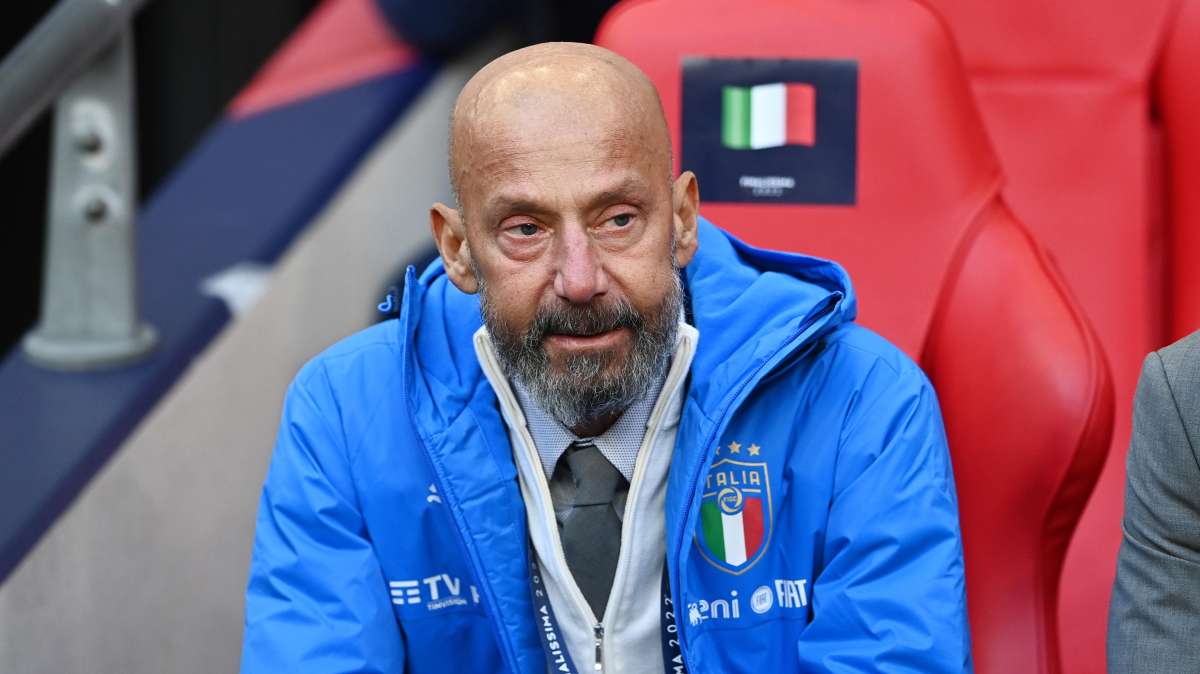 Mondo del calcio in apprensione per le condizioni di salute di Gianluca Vialli, la madre vola a Londra