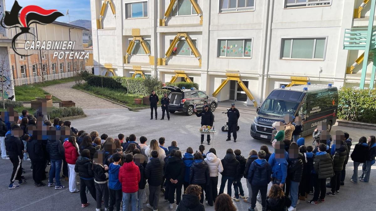 Carabinieri. Campagna di prevenzione ed informazione per il corretto utilizzo di artifizi pirotecnici