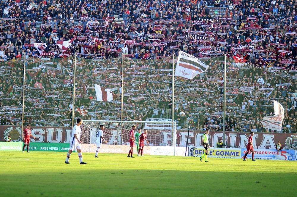 La Reggina travolge il Rende e mantiene il primato