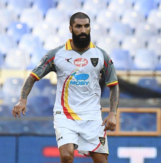 Un ex calciatore del Melfi positivo al Coronavirus.