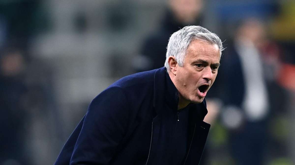 Mourinho duro: "Zeman mi critica? Io ho vinto 25 titoli, lui solo due tornei di Serie B"