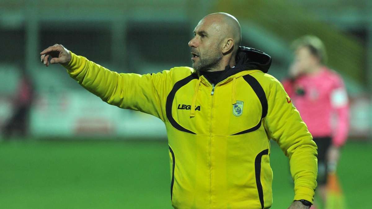 Rivoluzione Juve Stabia, via mister Sottili ed il ds Rubino