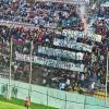 Reggina-Igea Virtus LIVE, la Curva Sud espone striscione contro la società