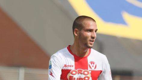 Reggina, che occasione persa. Il Varese in dieci fa festa