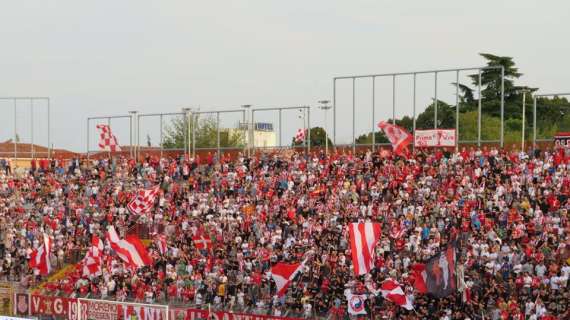 Vicenza-Reggina, gli Ultras biancorossi tornano allo stadio: "Carica!"