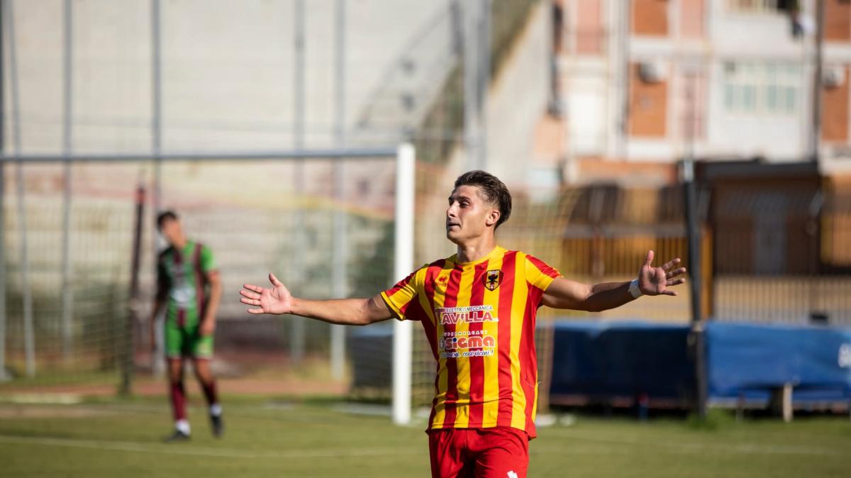 L'Igea Virtus saluta un calciatore prima della gara contro la Reggina: la nota del club siciliano