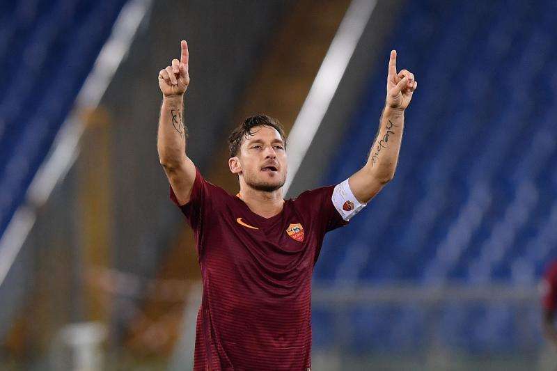 Un'altra Bandiera si ammaina: Totti tra i fenomeni inginocchiatesi al cospetto della Cenerentola Reggina