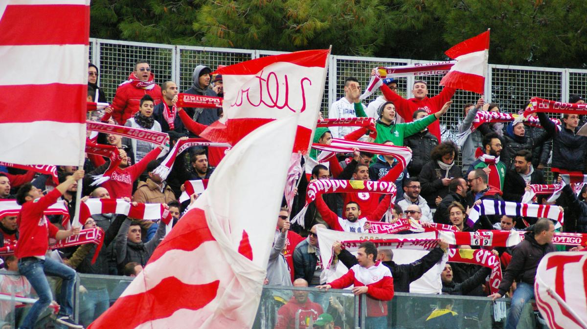 La situazione negli altri gironi della serie D: clamoroso harakiri Pistoiese, festa Caratese e Barletta, tutto aperto in quello F